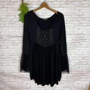POL Acidwashed Gray and Black Swing Lace Long Sleeve Tunic